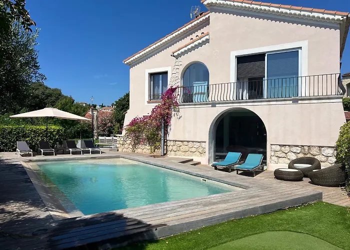 Superbe Villa Piscine Proche Ville Et Mer Au Calme