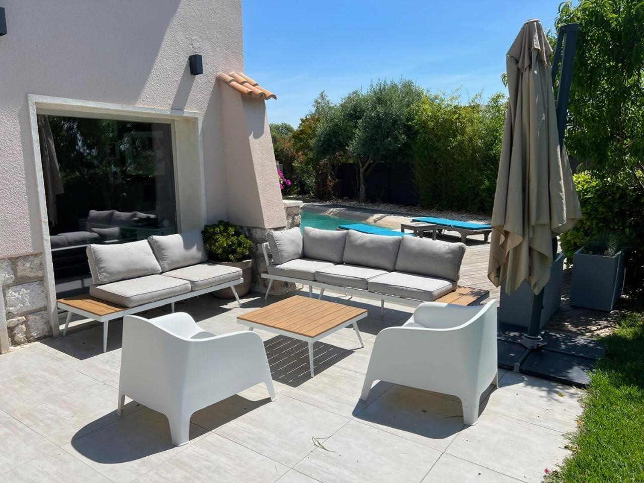 Superbe Piscine Proche Et Au Calme Nizza
